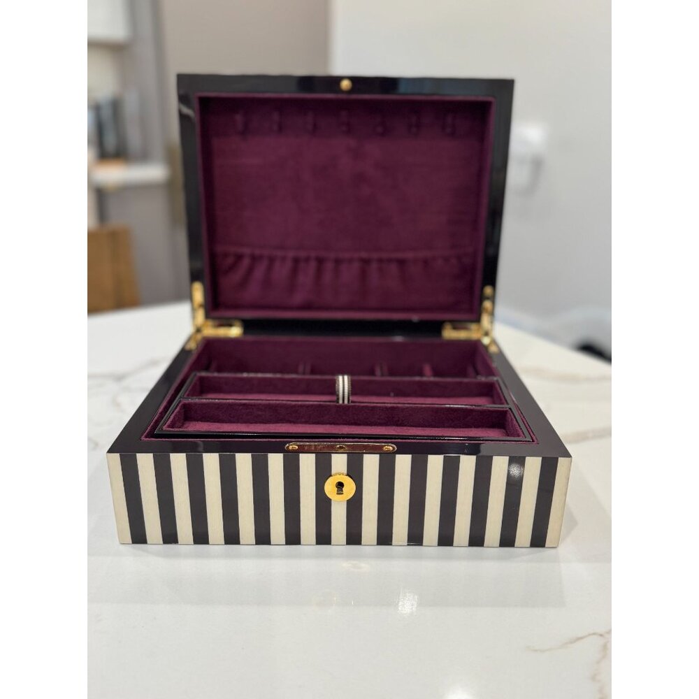 Henri Bendel Jewelry Box - Picture 2 of 7